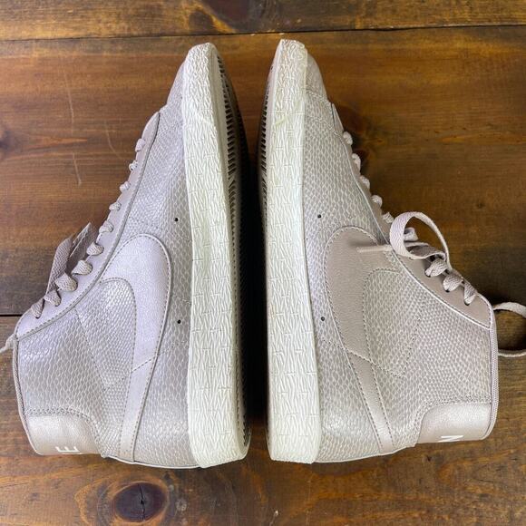 Nike Women's Blazer Mid Leather Premium Snake Skin Print 685225-100 Size 7.5 - Picture 4 of 8